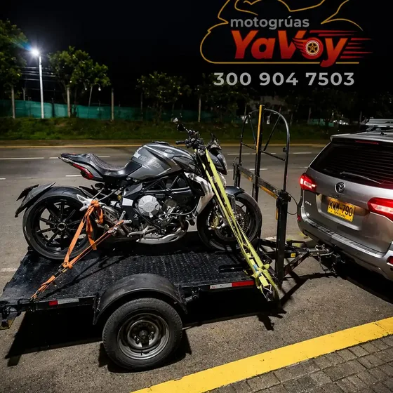 Equipo y flota de MotoGrúa YaVoy